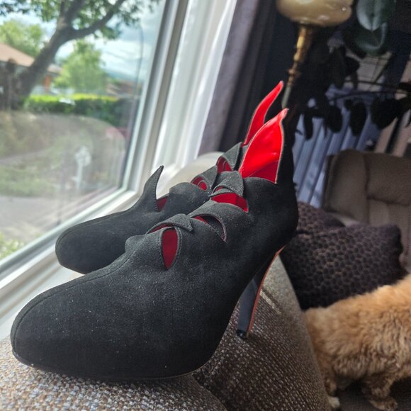 Unique Heels - Picture 4 of 4